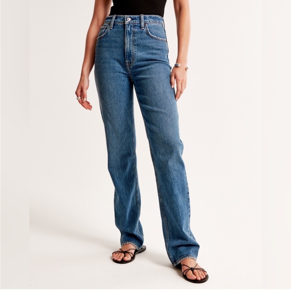 Abercrombie & Fitch Ultra High Rise 90s Straight Jean